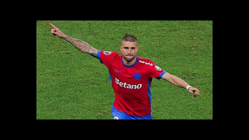 Cầu thủ FCSB và Fenerbahce tranh chấp quả bóng trên sân cỏ - Phong độ gần Cầu thủ FCSB và Fenerbahce tranh chấp quả bóng trên sân cỏ - Phong độ gần